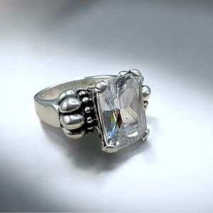 🌺Stunning Sterling Caviar & Clear Stone Ring